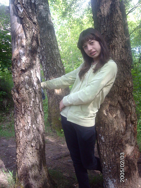 przy drzewkach...;)