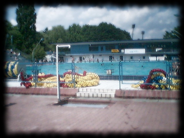 Basen i daleko od noszy ;P