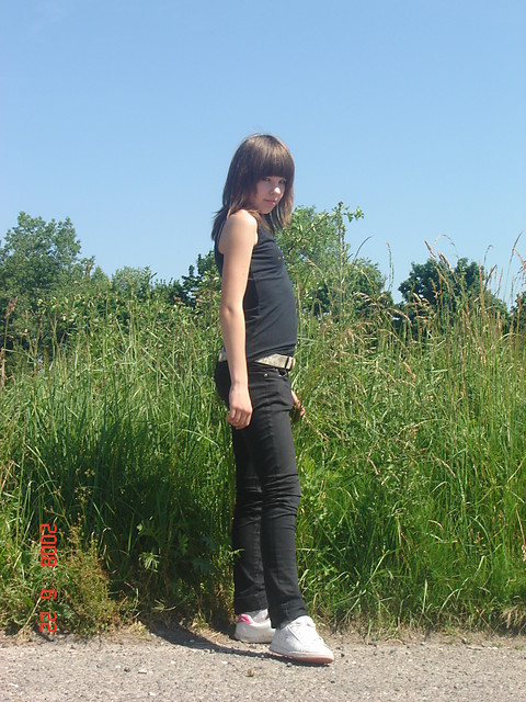 na stacjii :***