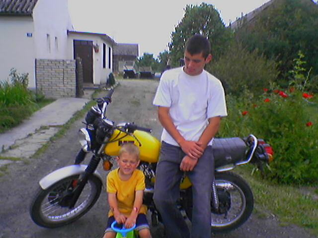 Ja i mj brat....:)