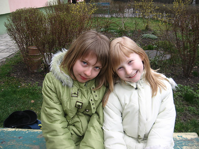 z nik;*