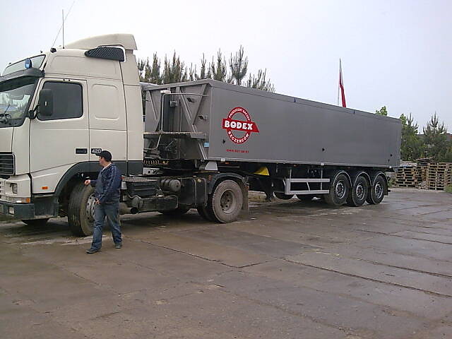 Volvo FH i naczepa BODEX