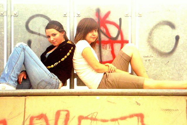 z Olci . ;*