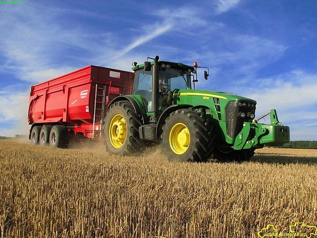 John Deere 8530