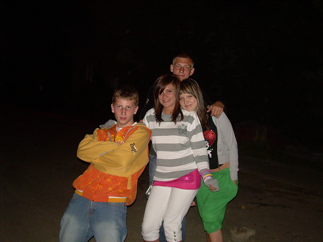 z nimi:D
