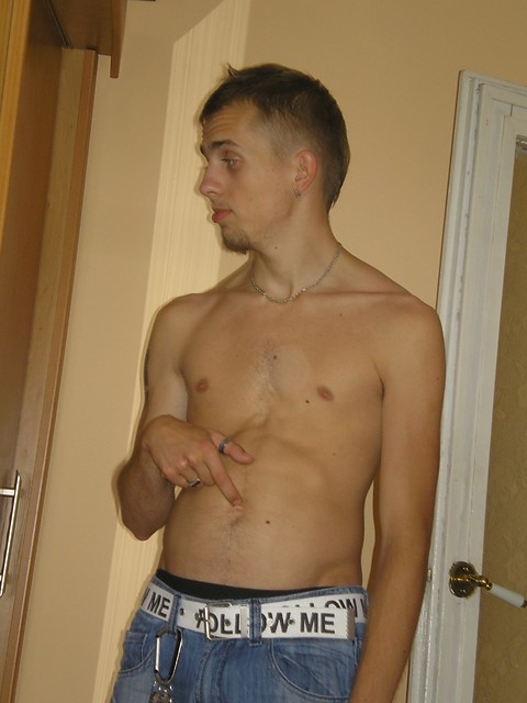 mczyzna ma pempek :)