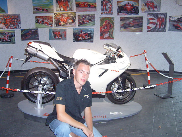 Orginalny salon Ferrari