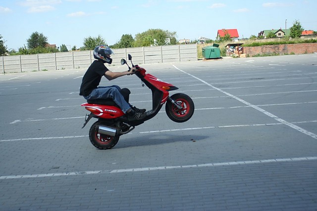A oto Mody na wheelie-go...;]