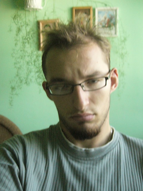 Niewyspany - rozczochrany ;)