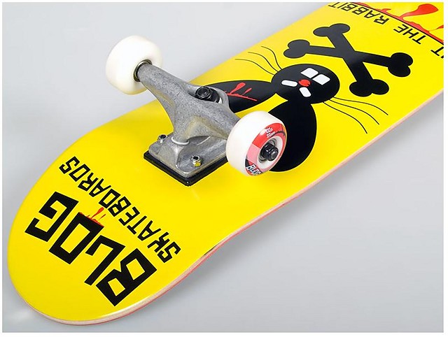 Skateboarding =3