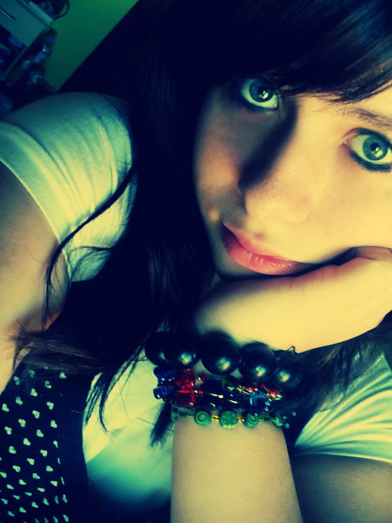 loe w kolorze czerwonym `