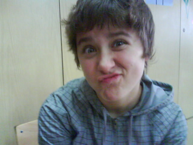 krzywy ryjek :P           AAAAAA