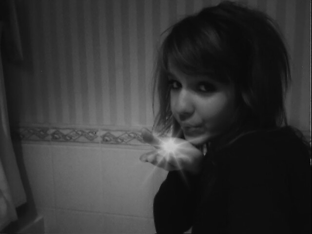 MoOni.;*