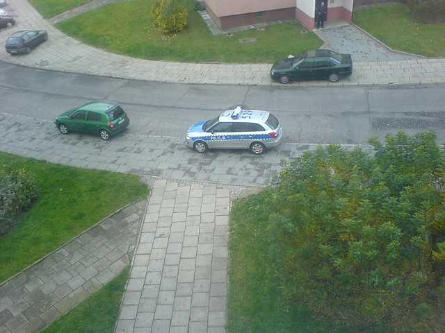 POLICJA