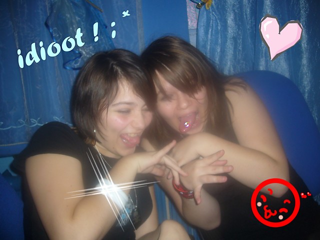 z Aguuus ; **
