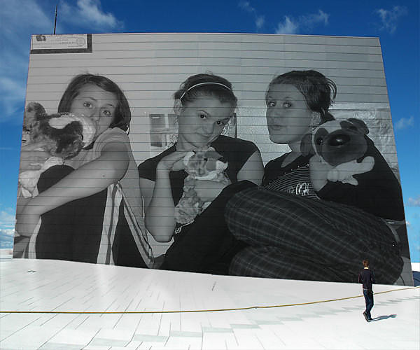 z sis i Dorotka. ; **