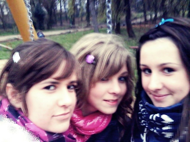 z nimi ;*