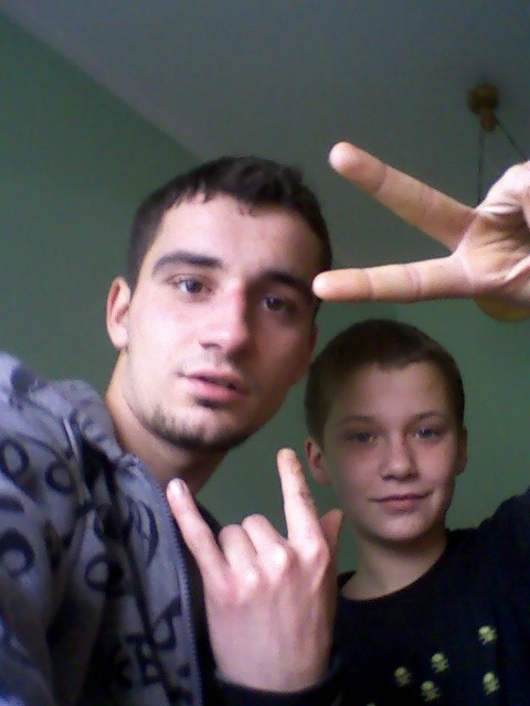 Ja i mj poryty brat !! HE HE