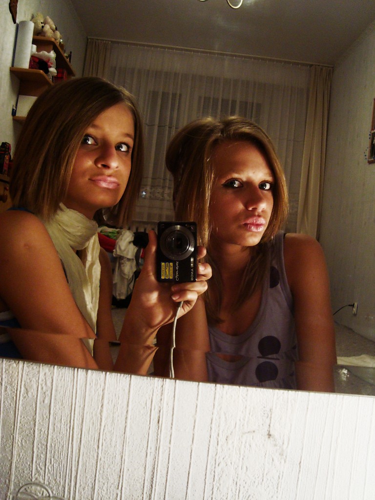 < . 3 + Oj Maleka byo Boss ^^
