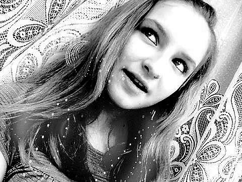 b&w.