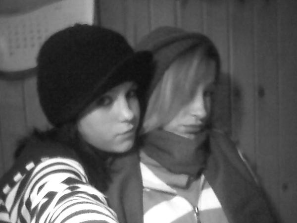 W ICH czapkach . xd ;** !