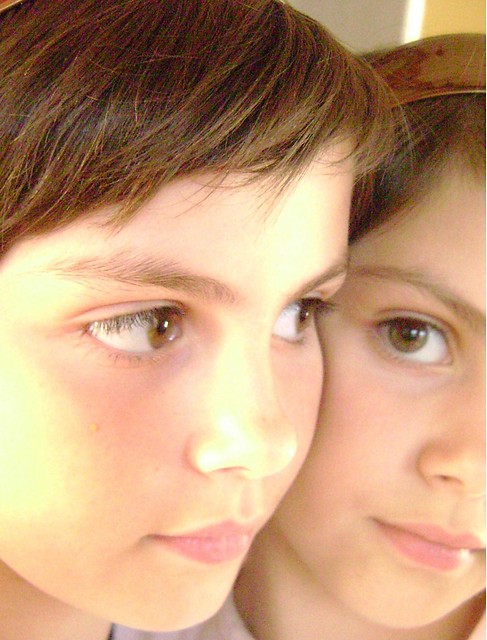 W lustrze