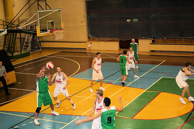 BASKETBALL