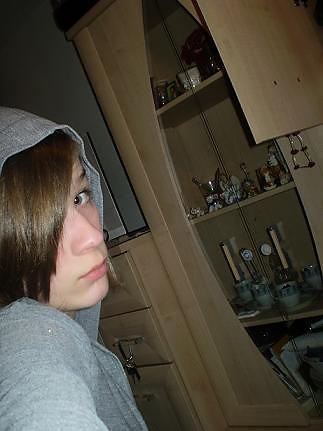 :( KC :*