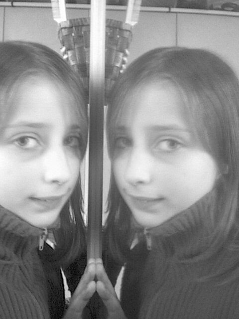tiia . ; dd