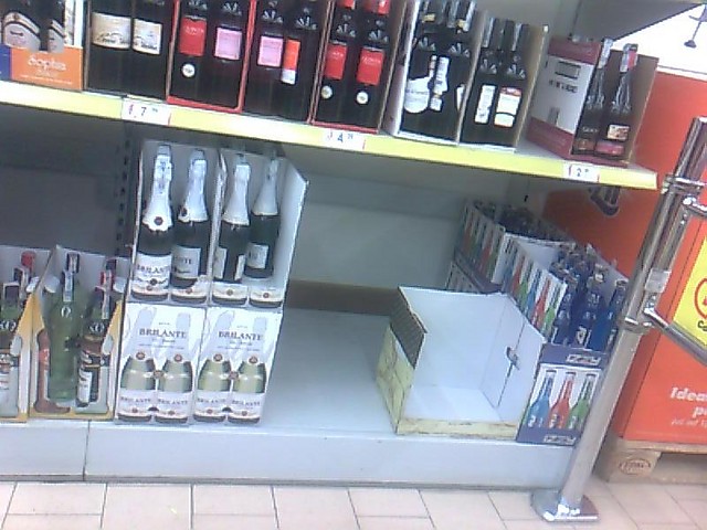 Brak szampanw w Biedrze :(
