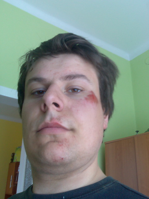 tak si koczy latanie bez kasku