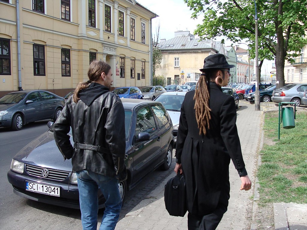 do pracy