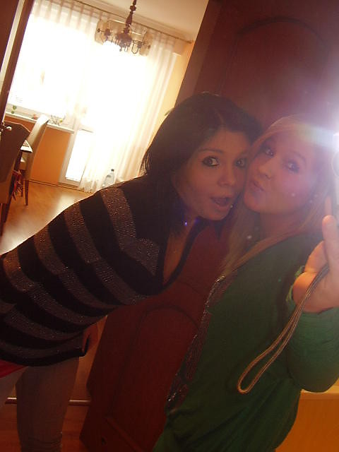 Z Ni < 33 .