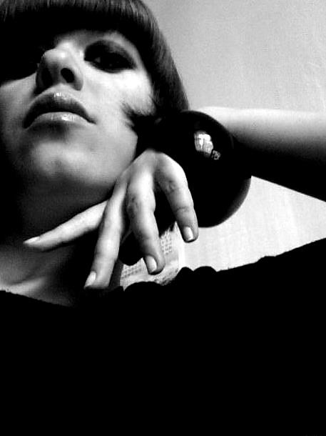 Noir.