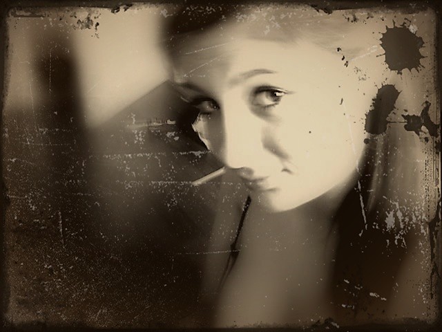 Live The World Behind !