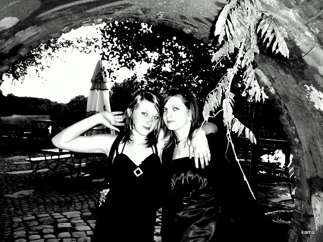 z ni < 3 ;**