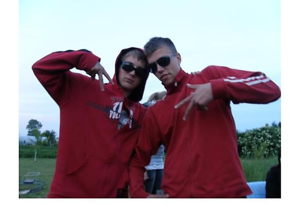 2 bracia :D imp u krecika... xD