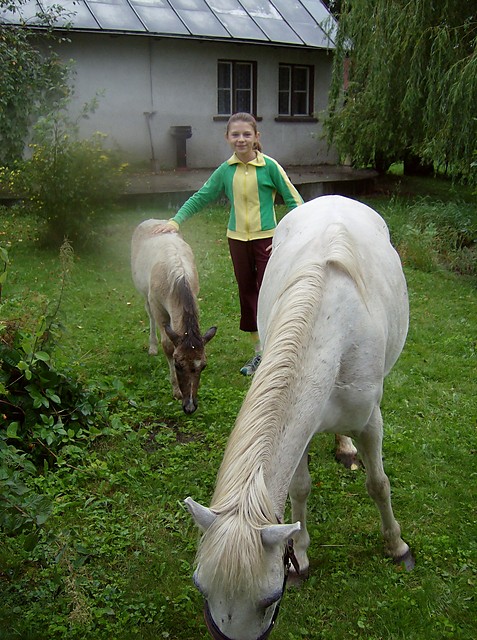 AGATKA, NIEYNKA I GUMILEK