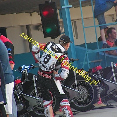 Szymon:*
