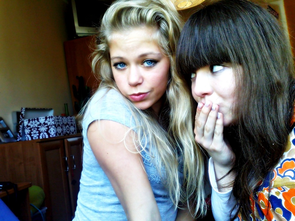 claud with her lady :*