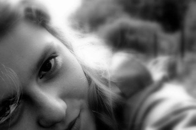 Nikol:*