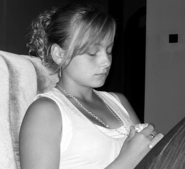 u Izzz.;*