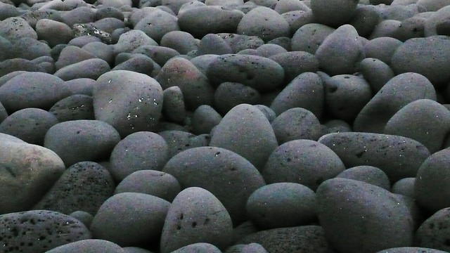 KAMIENIE -JAJECZKA 