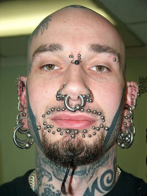 Piercing twarzy 