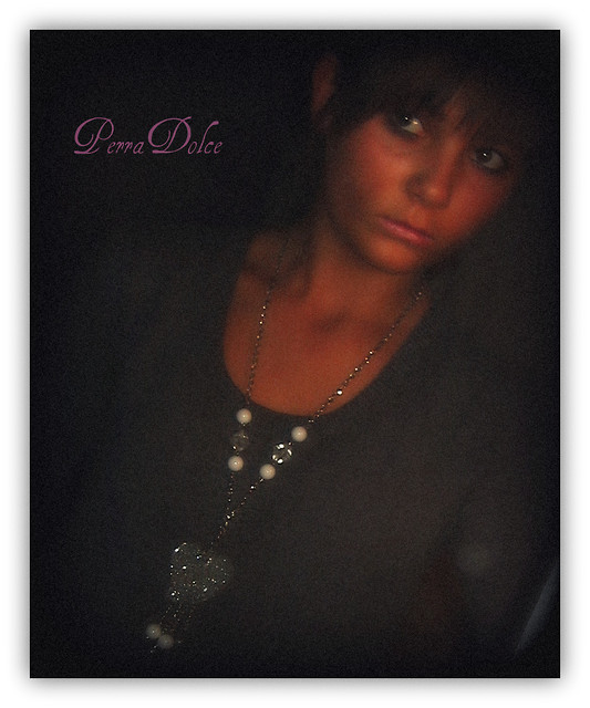Mrocznie, a zarazem ciekawie ^^.