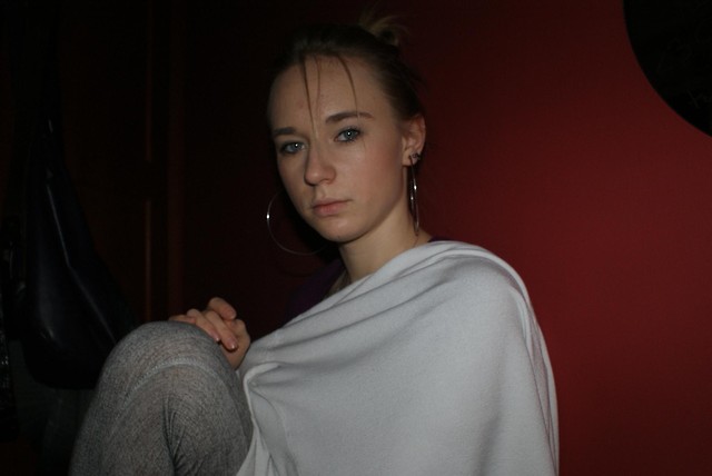 .tak bardzo mczy mnie bycie tu.