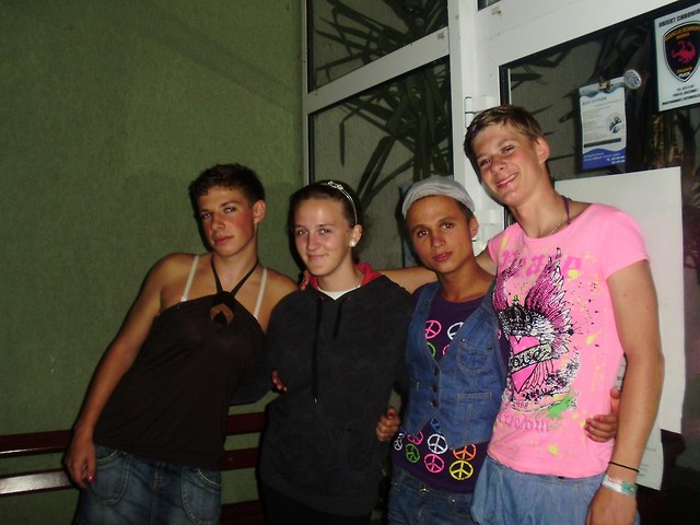 Dziewuchy ; d