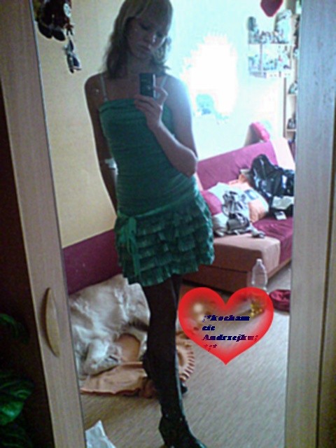 nowa sukieneczka;]