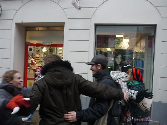 free hugs.