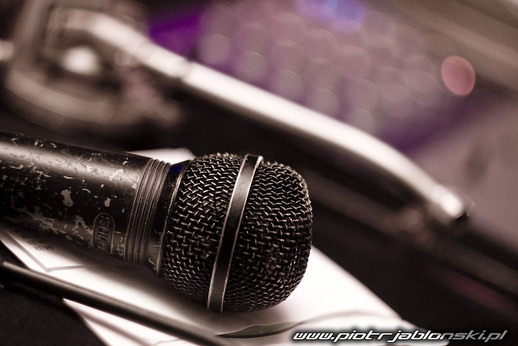 mic...
